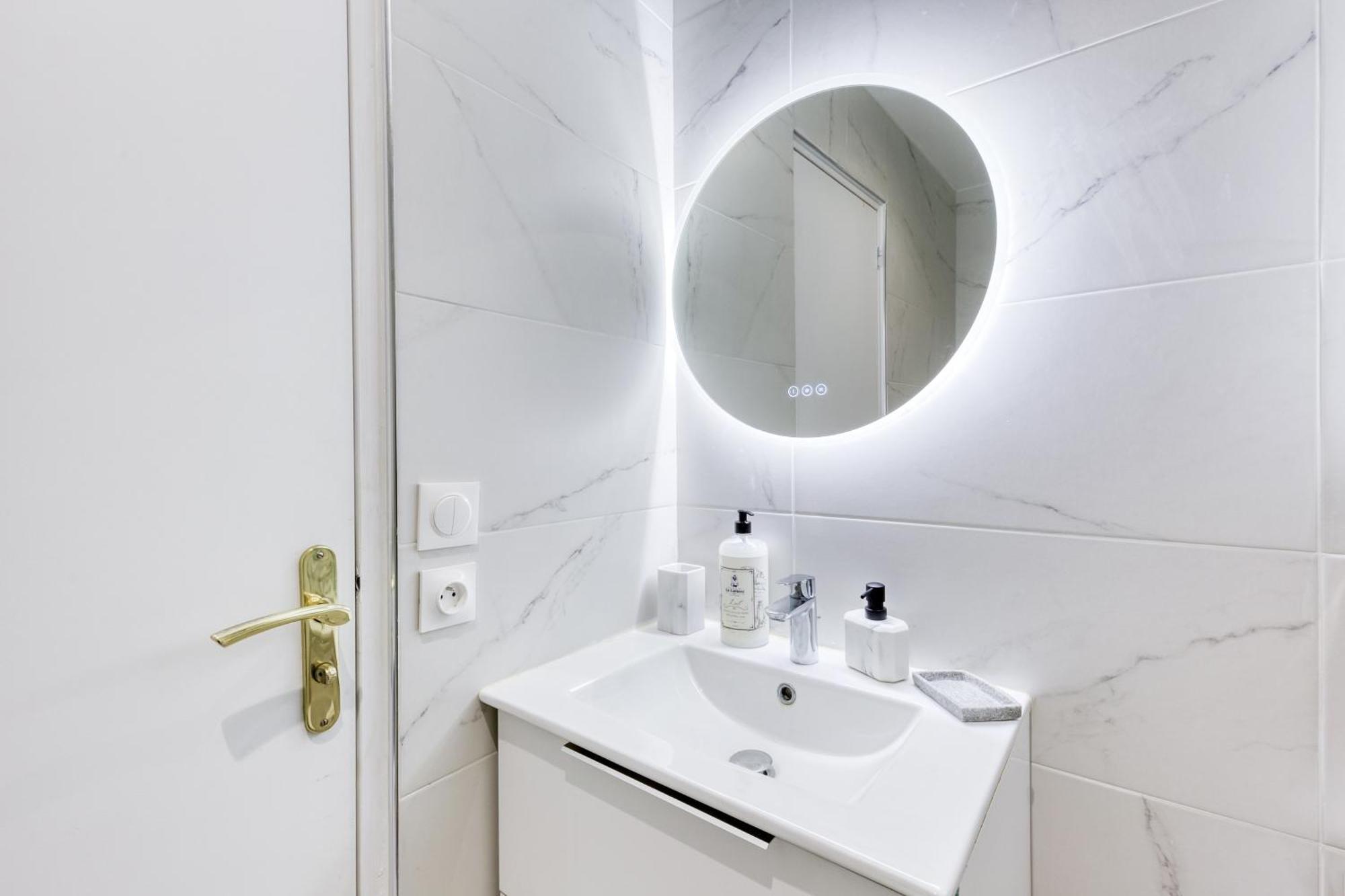 Appartement - 4 Personnes - Parking Prive - Metro 7 - Rer B La Courneuve Dış mekan fotoğraf
